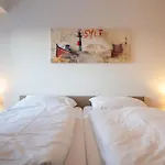 Hoppe 8 Modern Retreat